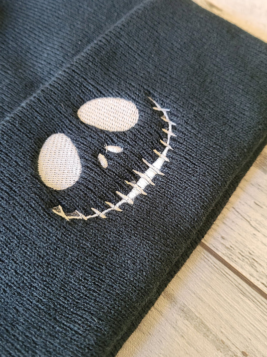 Gorro con cara de esqueleto