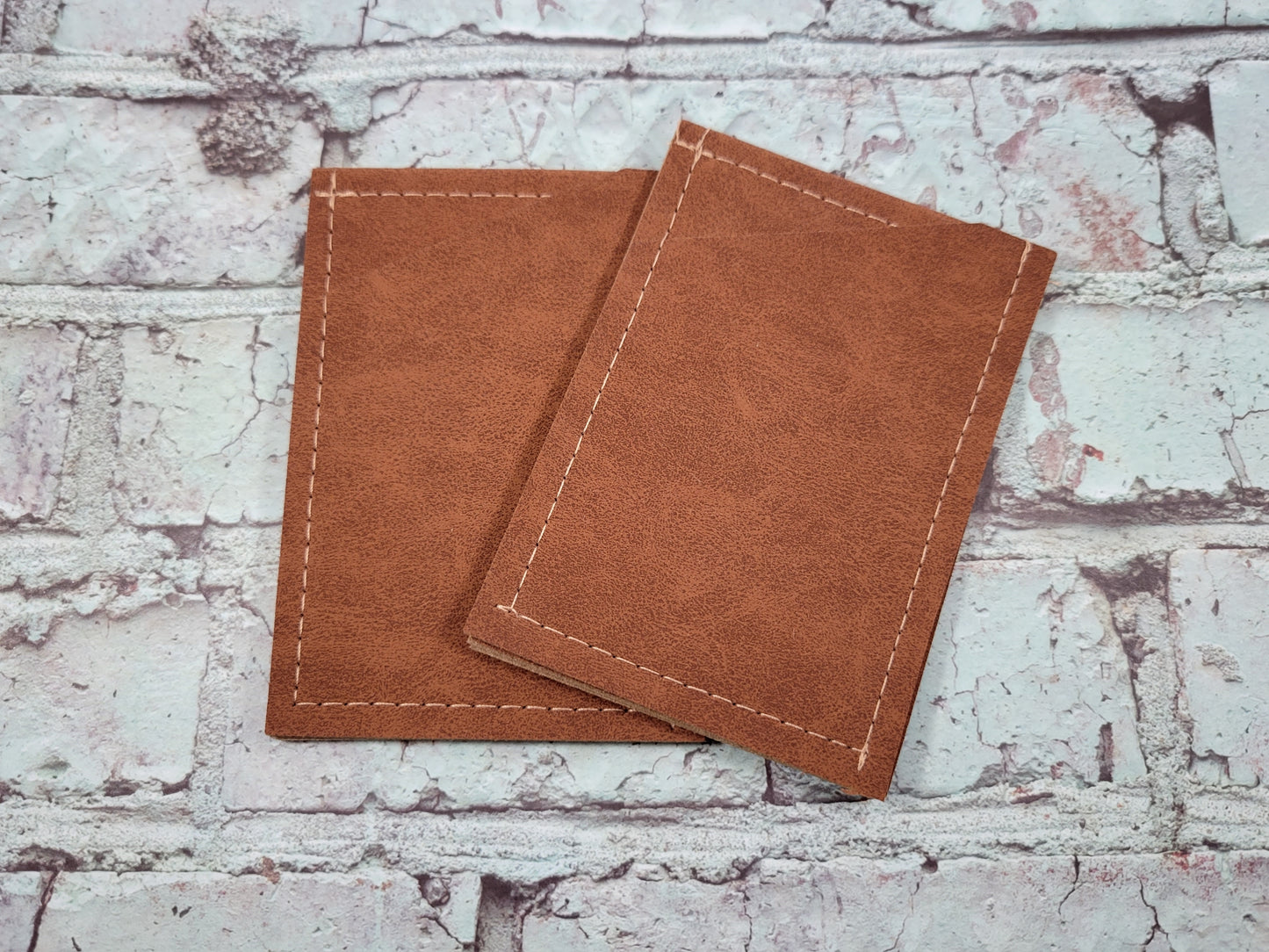 Tarjeteros minimalistas de ante sintético