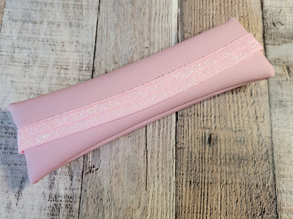 Estuche elástico de piel sintética texturizada