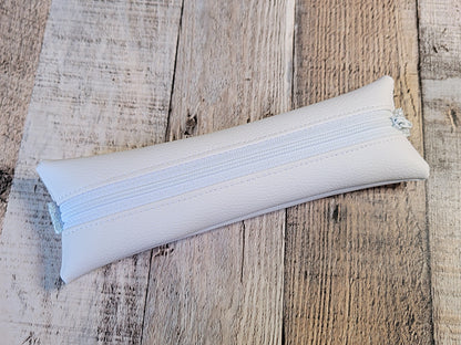 Estuche elástico de piel sintética texturizada