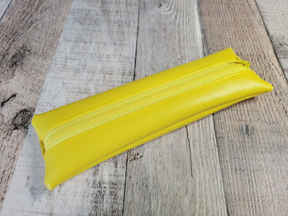 Estuches elásticos de piel sintética lisa