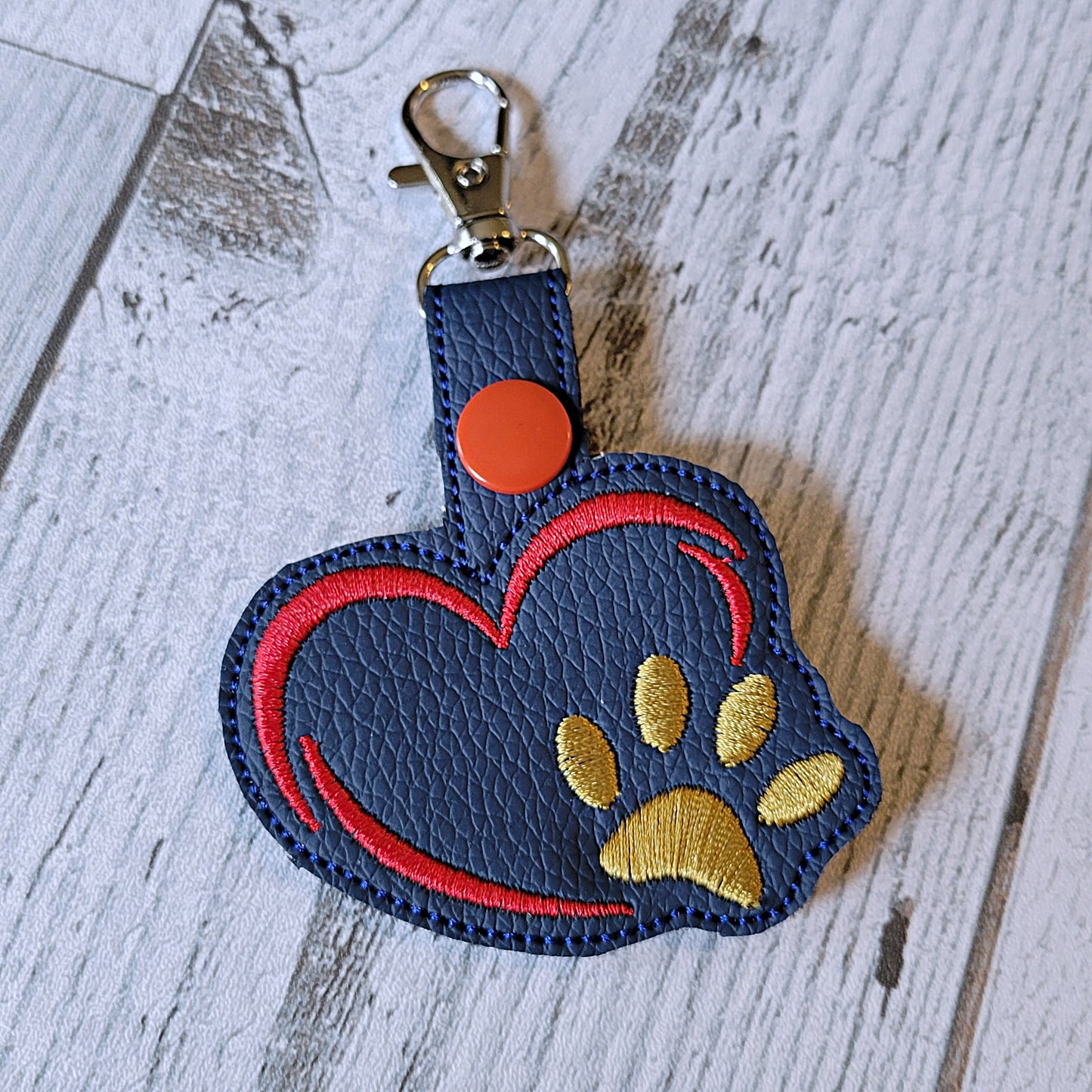 Paw Print Heart Snap Tabs