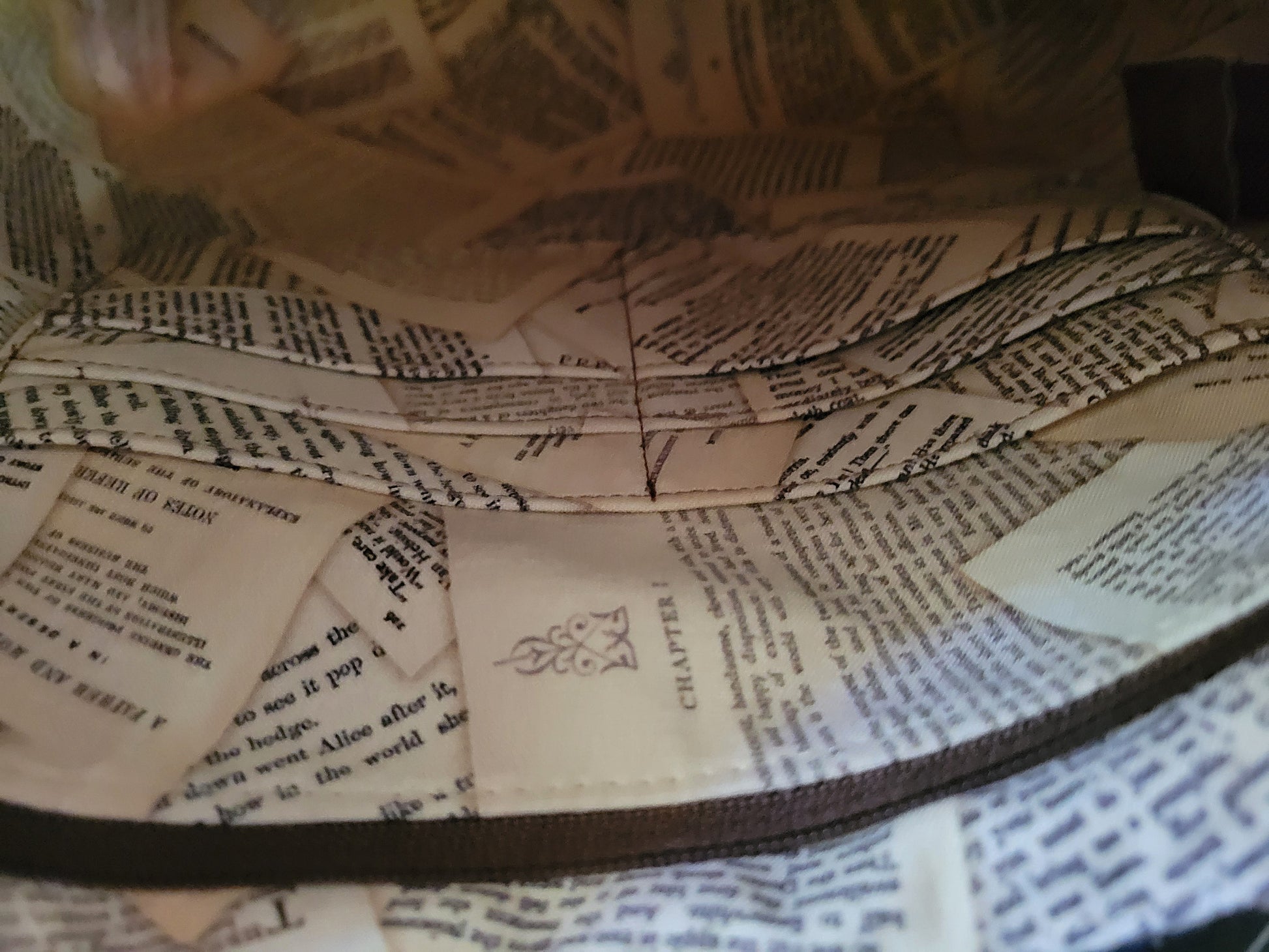 Inside of bag showing credit card slots