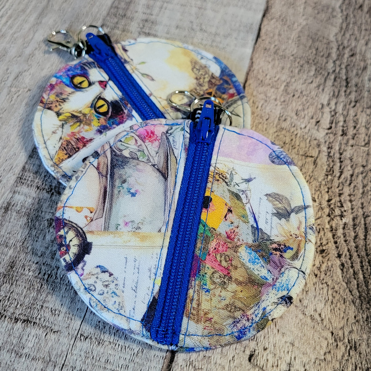Alice in Wonderland Earbud Pouch