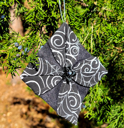 Adornos navideños de tela negra